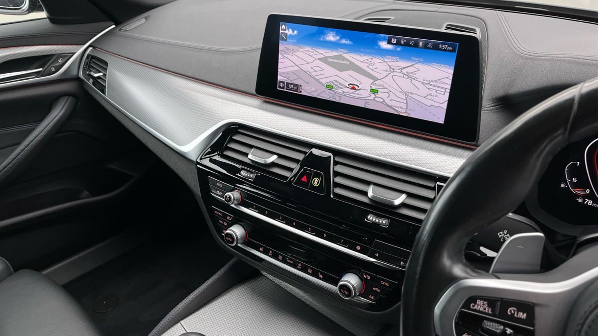 BMW 5 Series Image 18