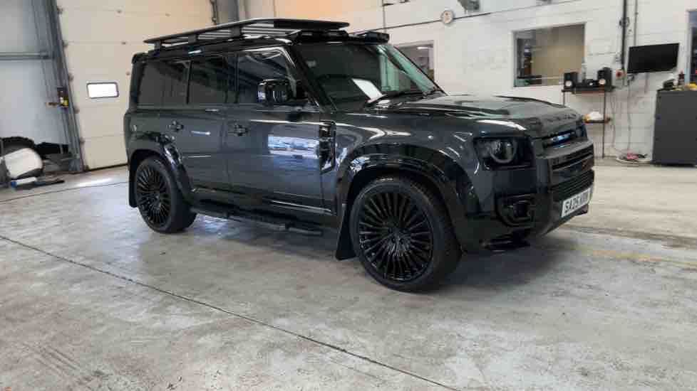 More views of Land Rover Defender 110