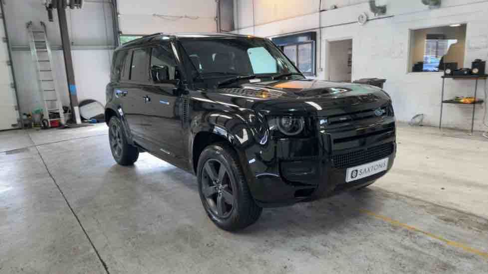More views of Land Rover Defender 110