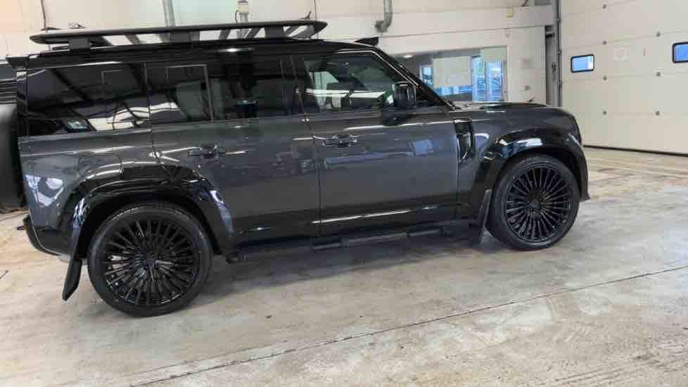 More views of Land Rover Defender 110