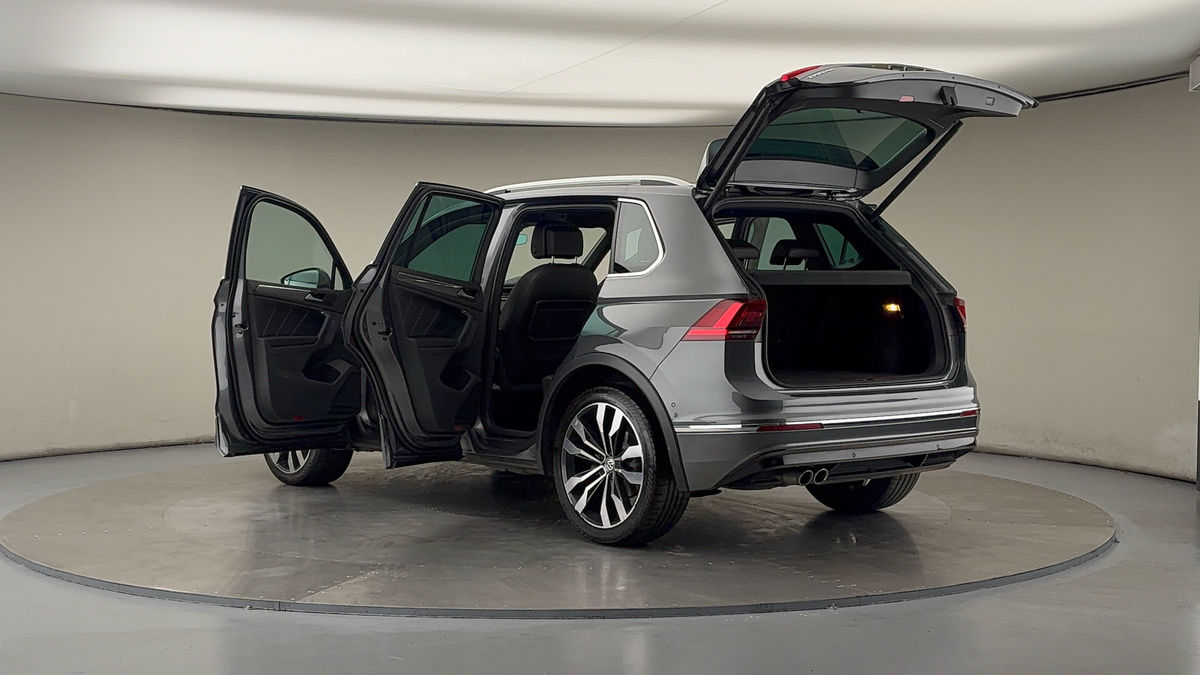 More views of Volkswagen Tiguan