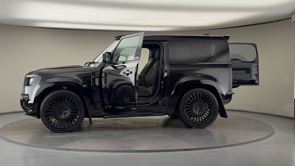 More views of Land Rover Defender 90
