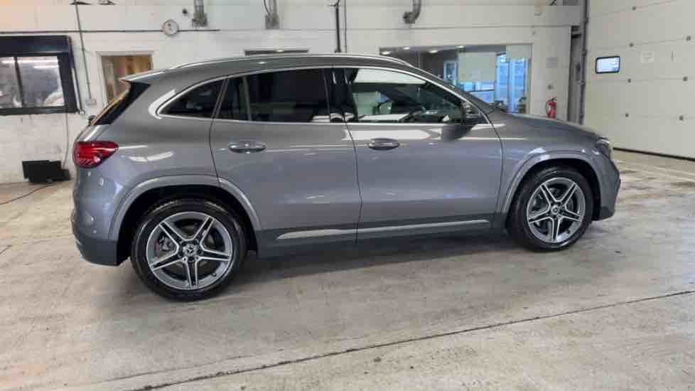 More views of Mercedes-Benz GLA