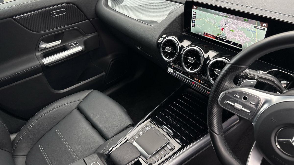 Mercedes-Benz GLA Image 18