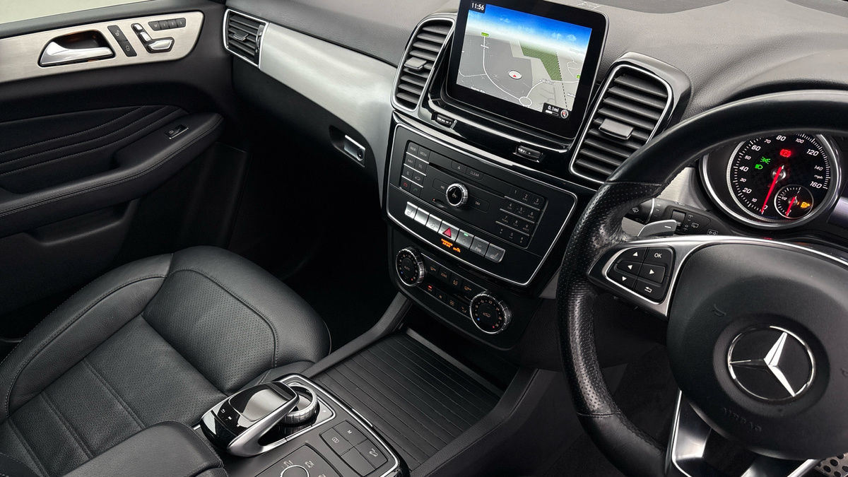 Mercedes-Benz GLE Image 18