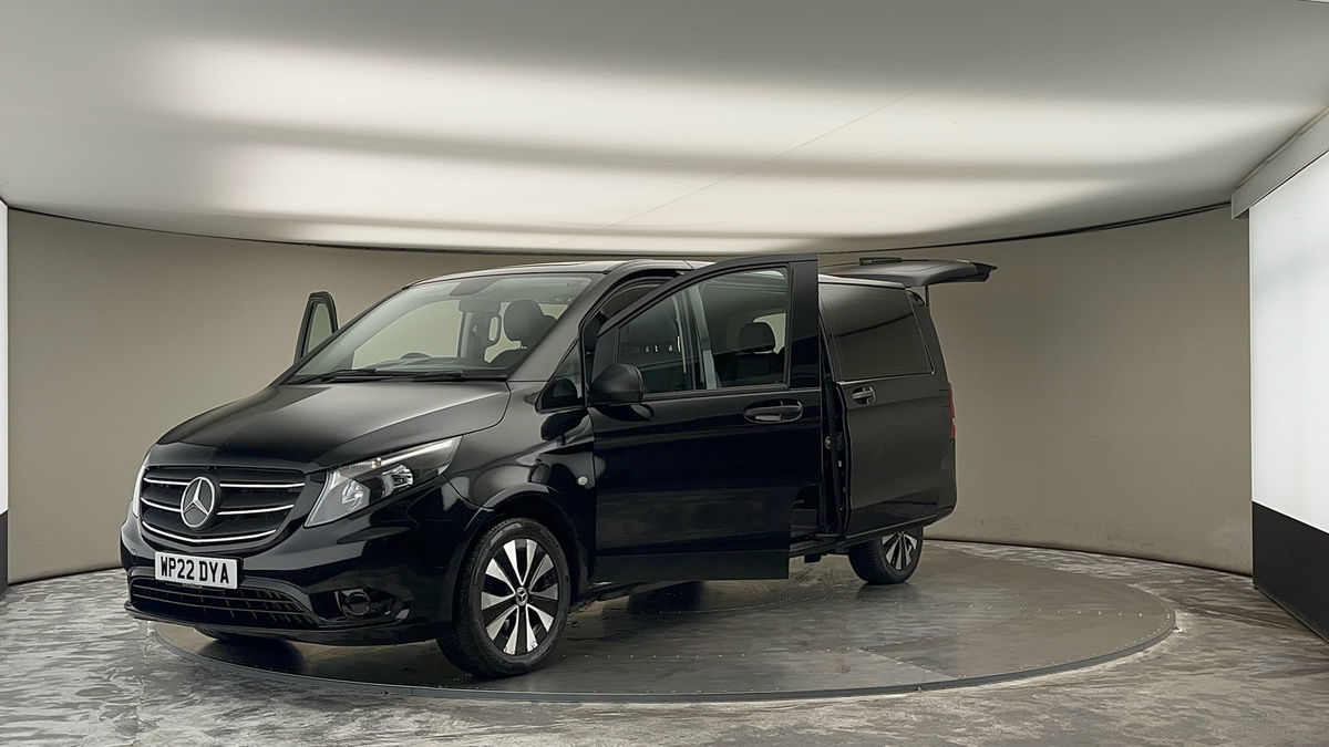 More views of Mercedes-Benz Vito