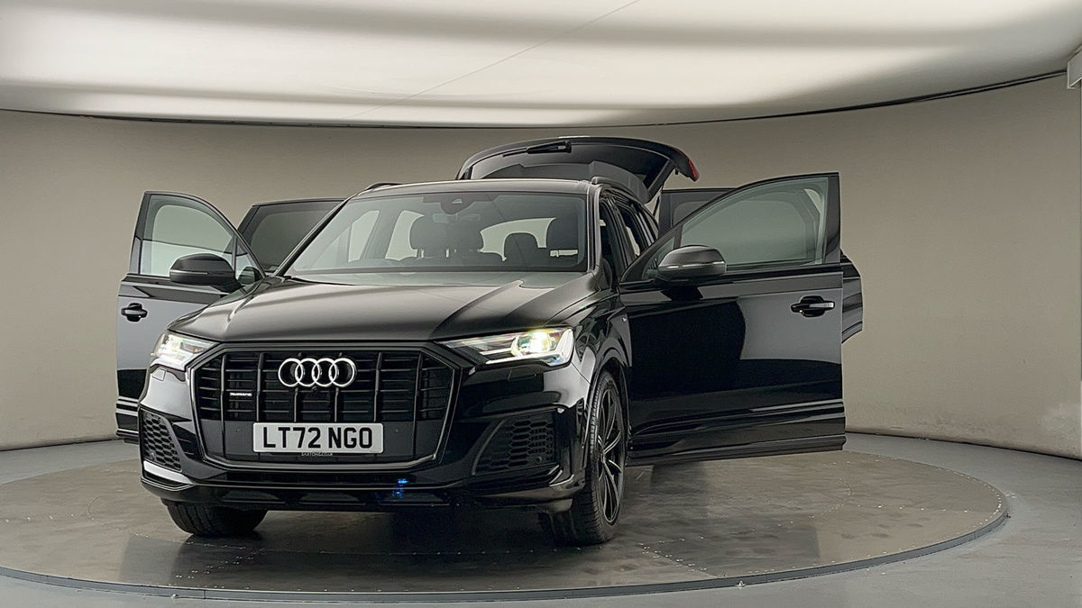 More views of Audi Q7