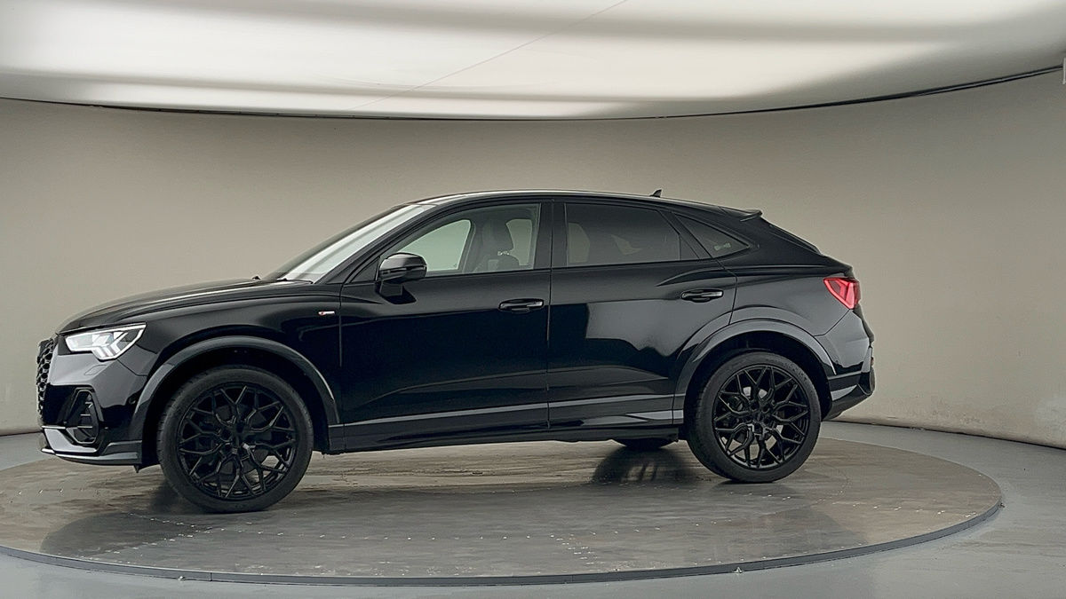 More views of Audi Q3