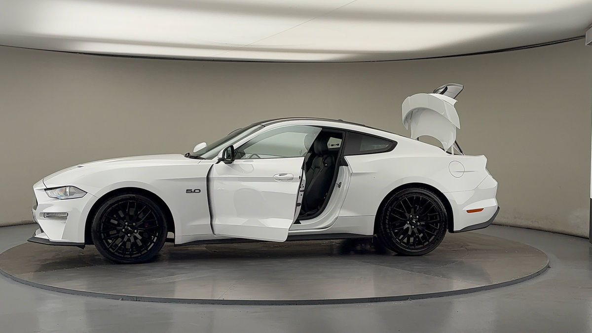 More views of Ford Mustang