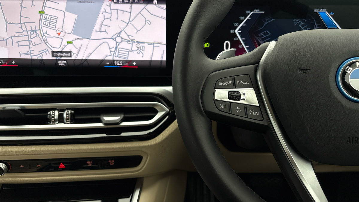 BMW 3 Series Image 13