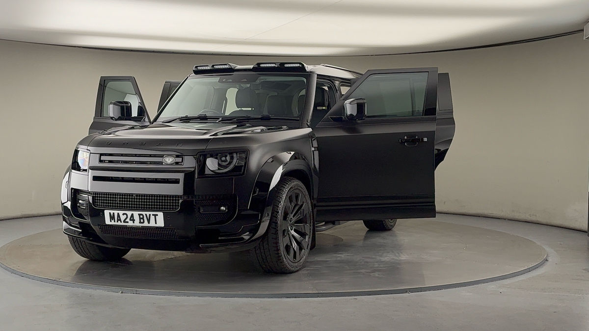 More views of Land Rover Defender 110