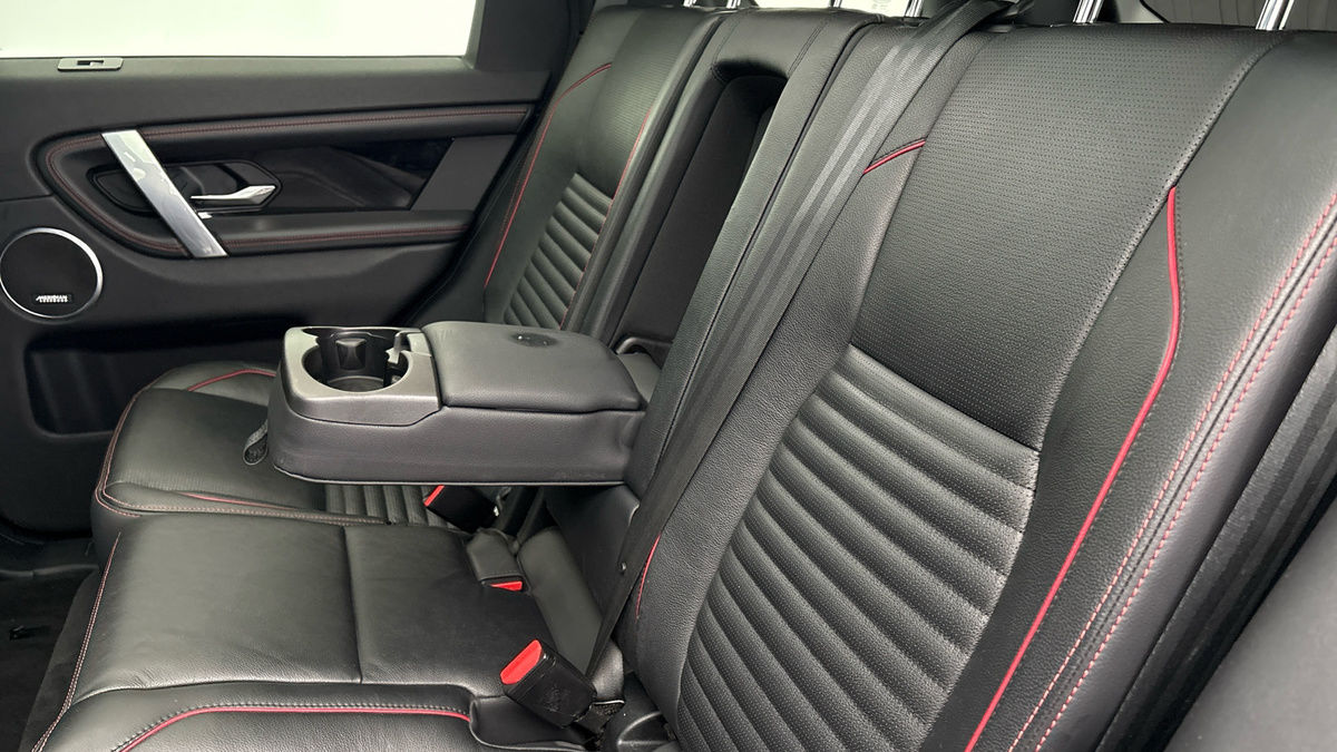 Land Rover Discovery Sport Image 9
