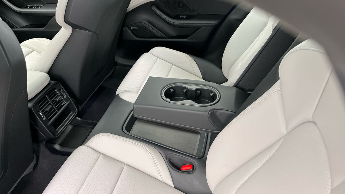 Porsche Taycan Image 9