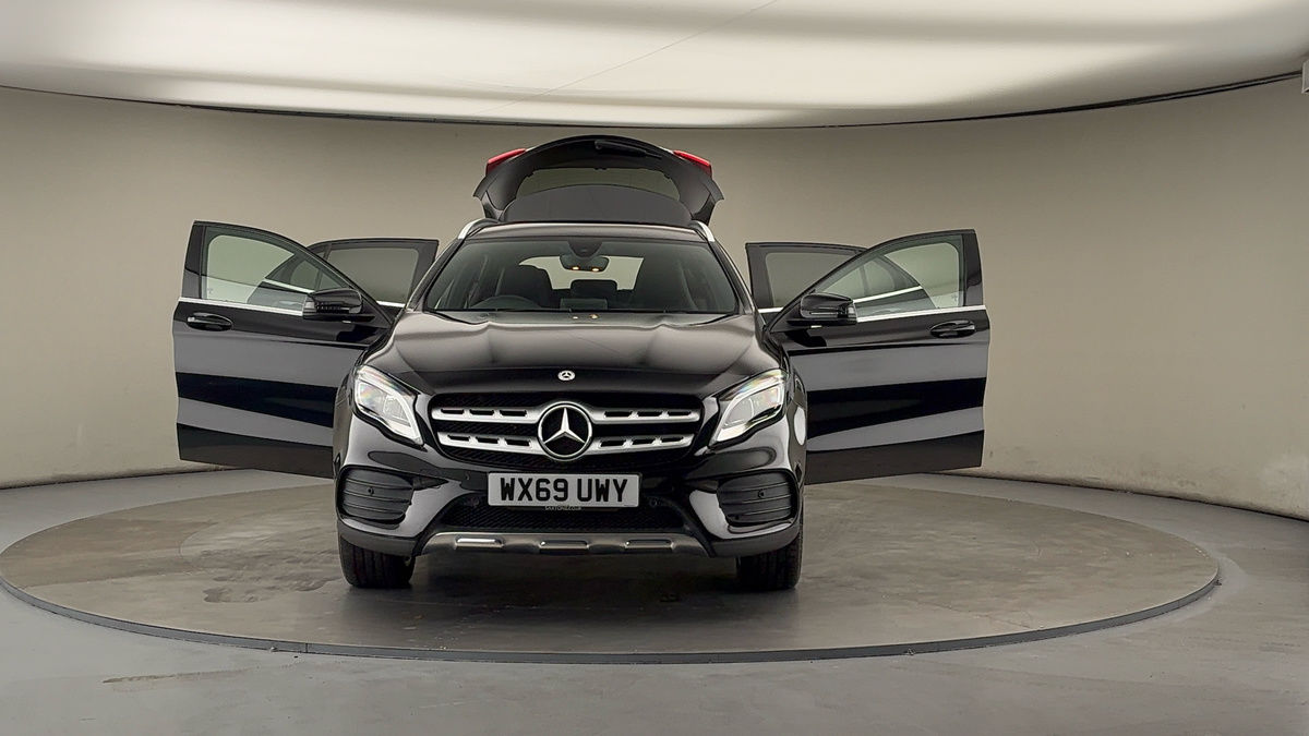 More views of Mercedes-Benz GLA