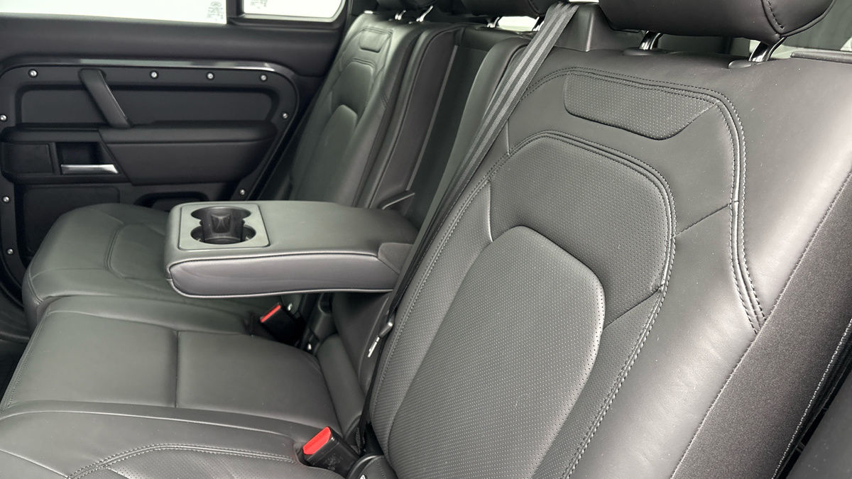 Land Rover Defender 110 Urban Image 9