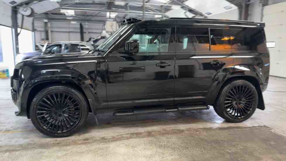 More views of Land Rover Defender 110