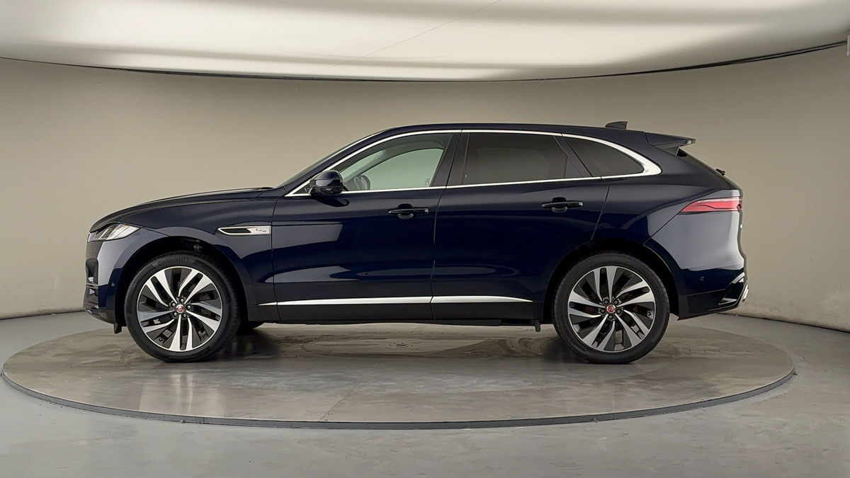 Jaguar F-PACE Image 15