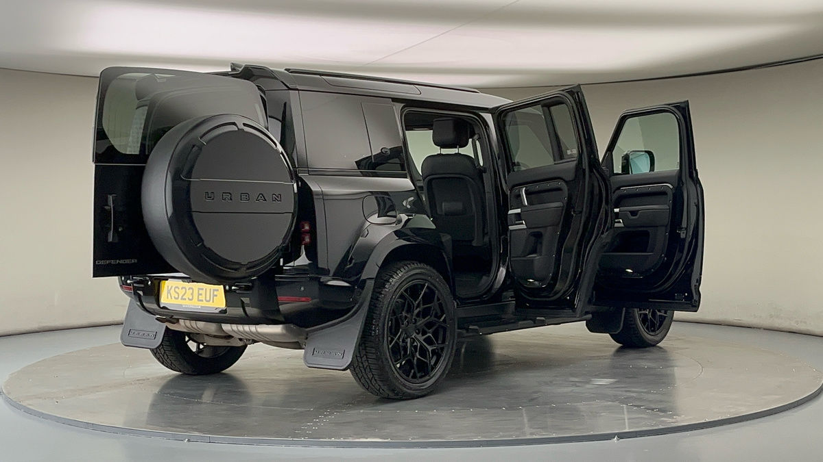 More views of Land Rover Defender 110