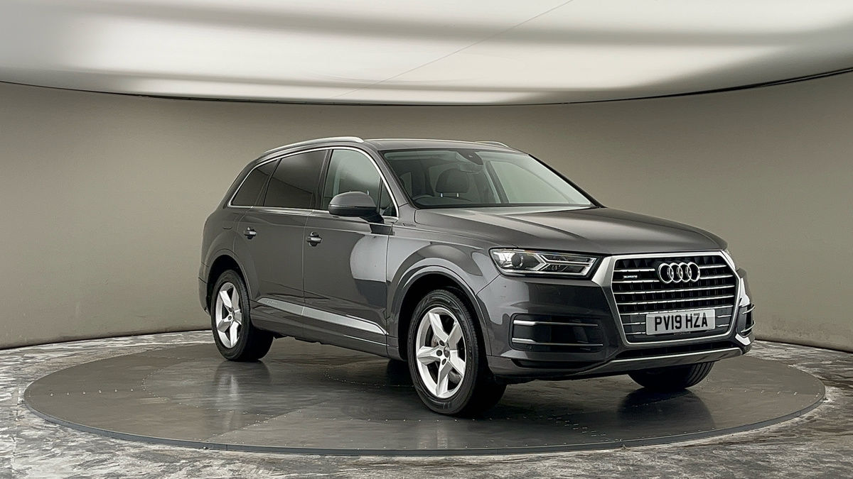 Audi Q7 Sticky Header Image