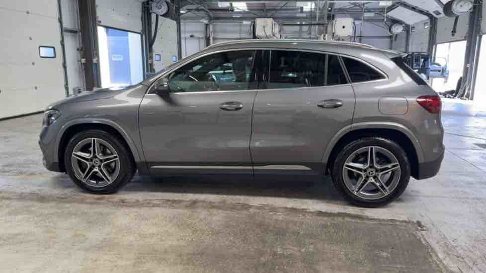 More views of Mercedes-Benz GLA