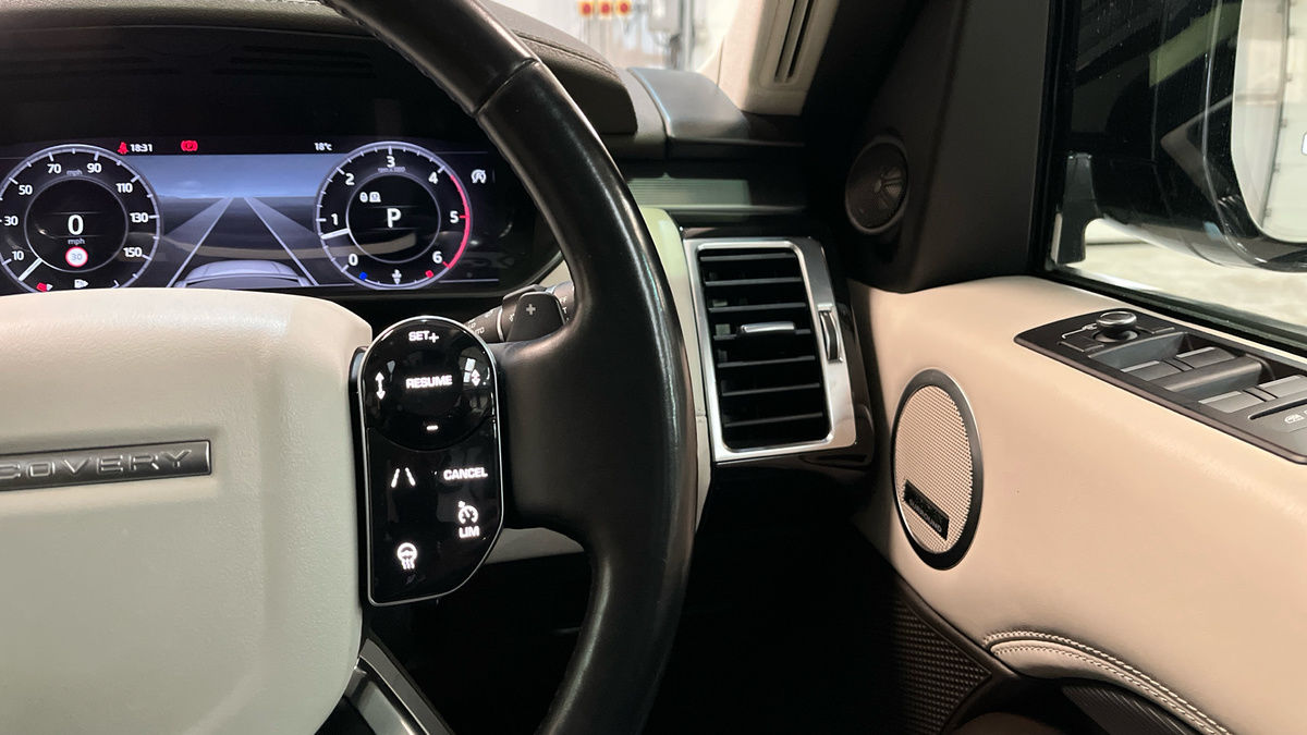 Land Rover Discovery Image 14
