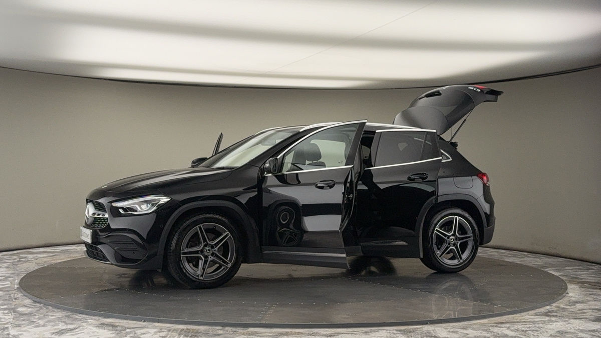More views of Mercedes-Benz GLA