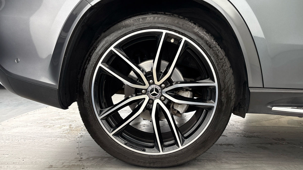 Mercedes-Benz GLS Image 10