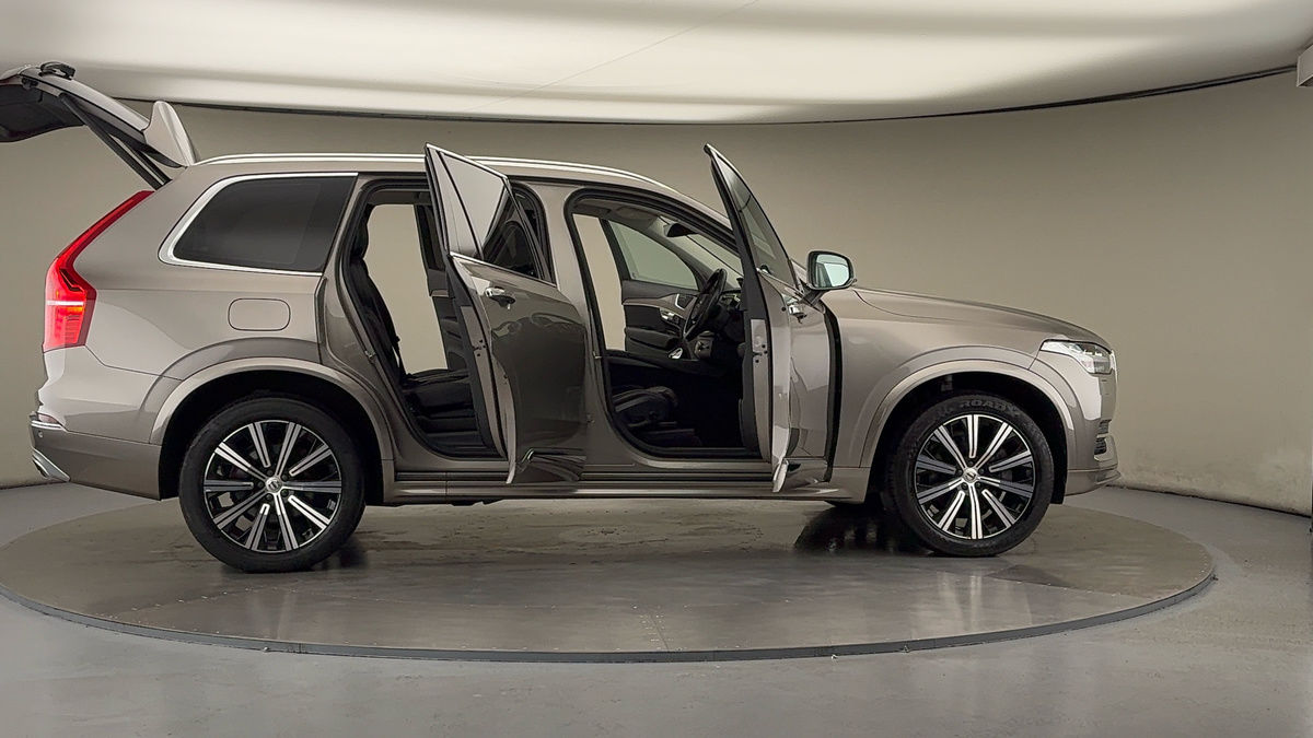 More views of Volvo XC90