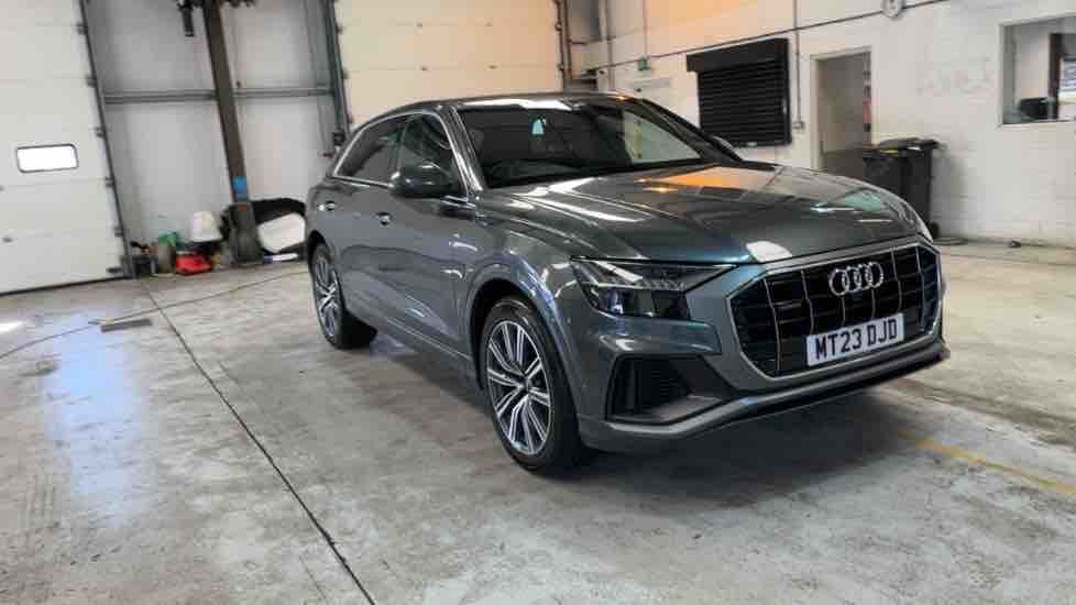 More views of Audi Q8