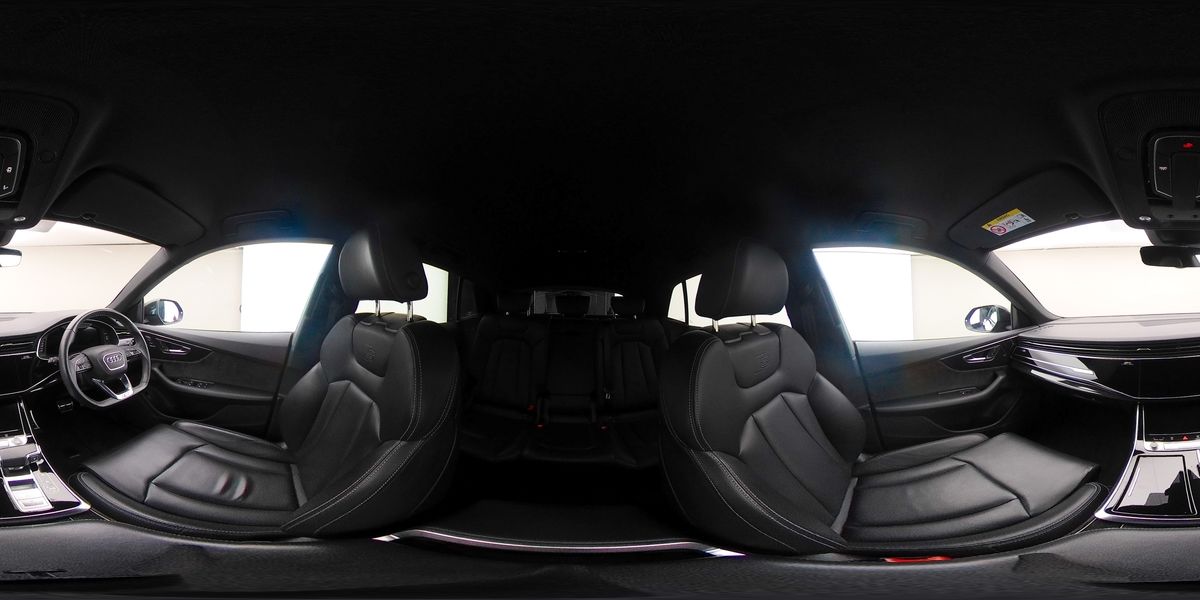 More views of Audi Q8