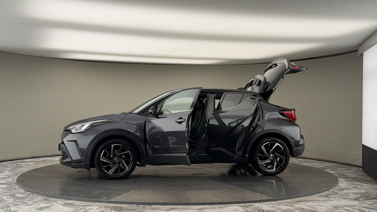 More views of Toyota C-HR