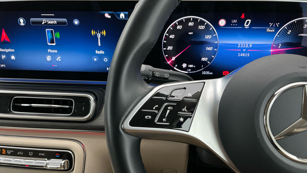 Mercedes-Benz V Class Image 13
