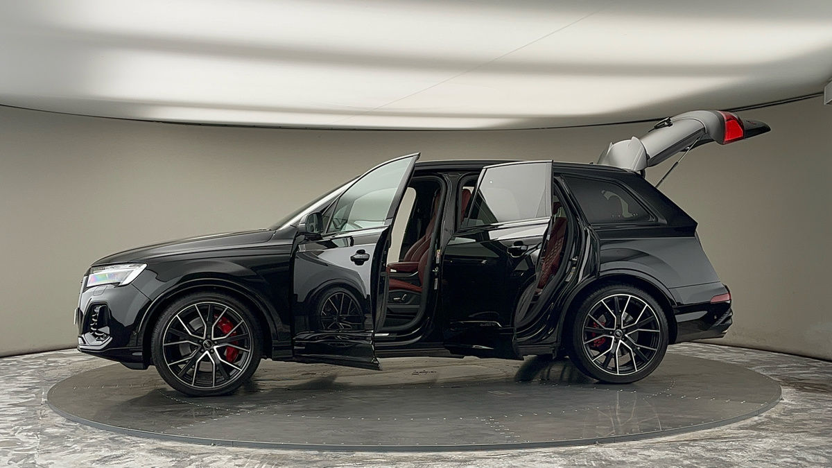 More views of Audi SQ7
