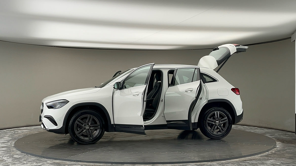 More views of Mercedes-Benz GLA