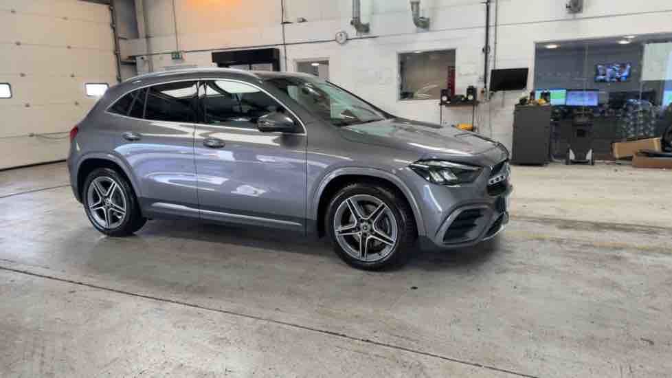 More views of Mercedes-Benz GLA
