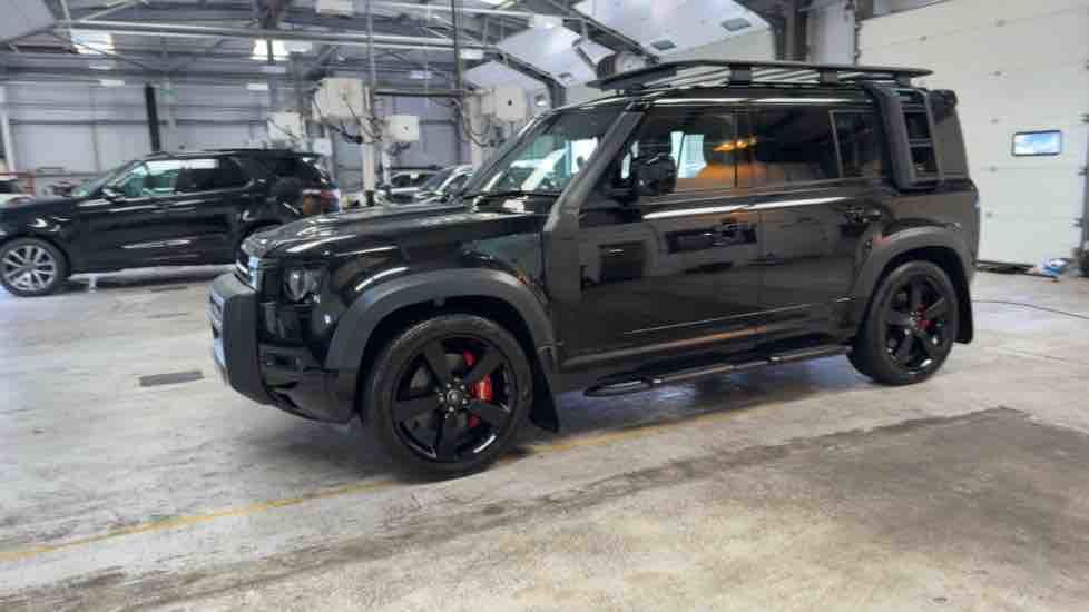 More views of Land Rover Defender 110