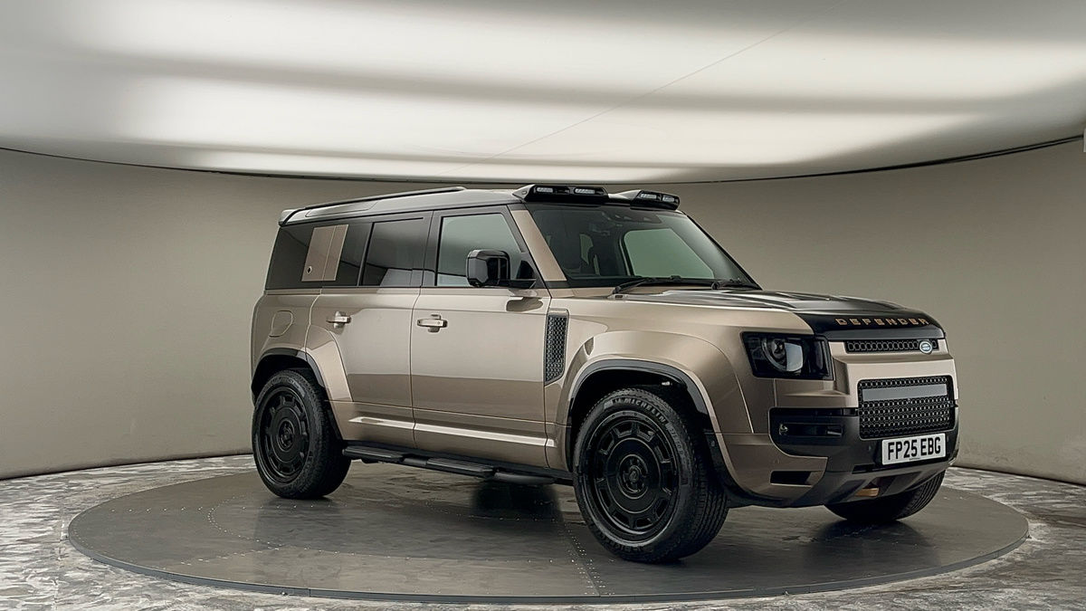 More views of Land Rover Defender 110