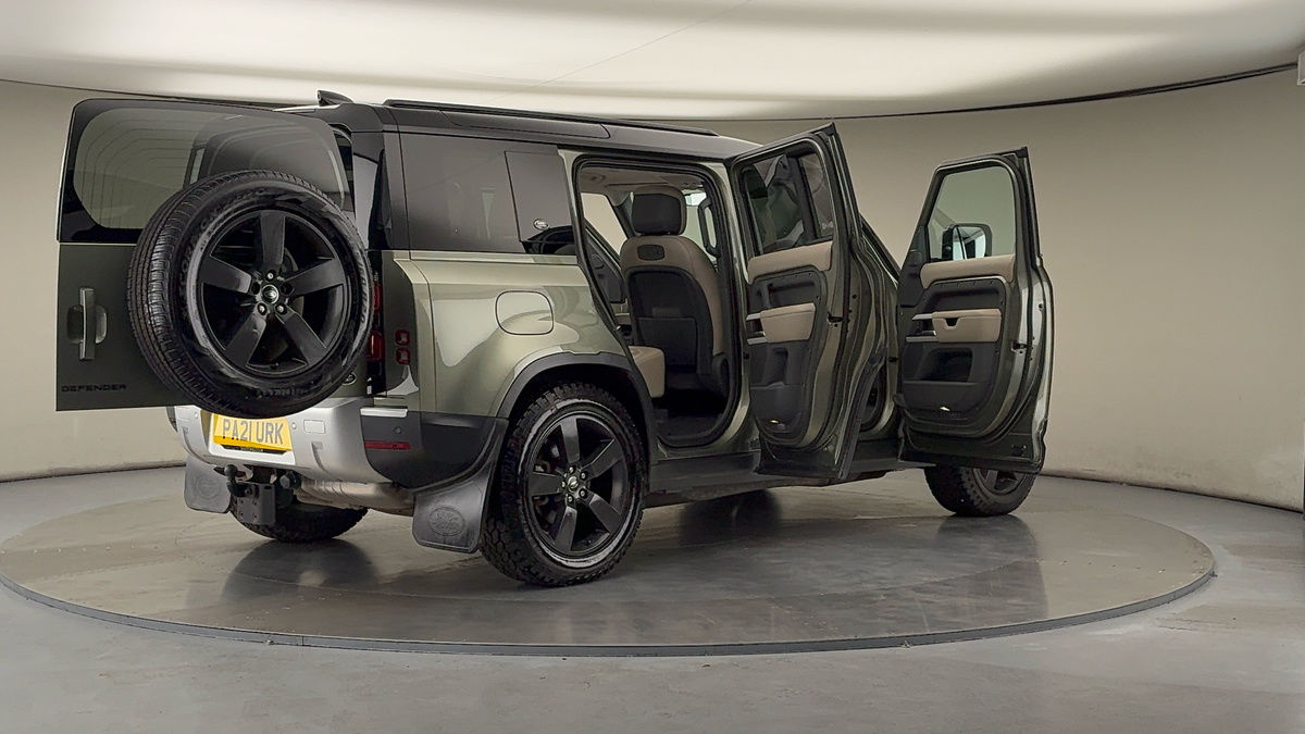 More views of Land Rover Defender 110