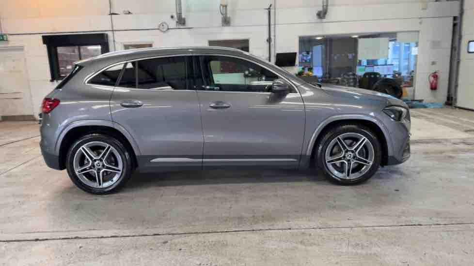 More views of Mercedes-Benz GLA