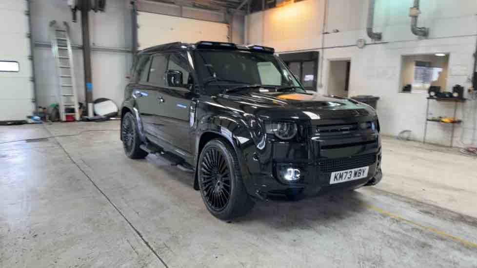 More views of Land Rover Defender 110