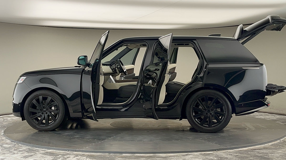 More views of Land Rover Range Rover