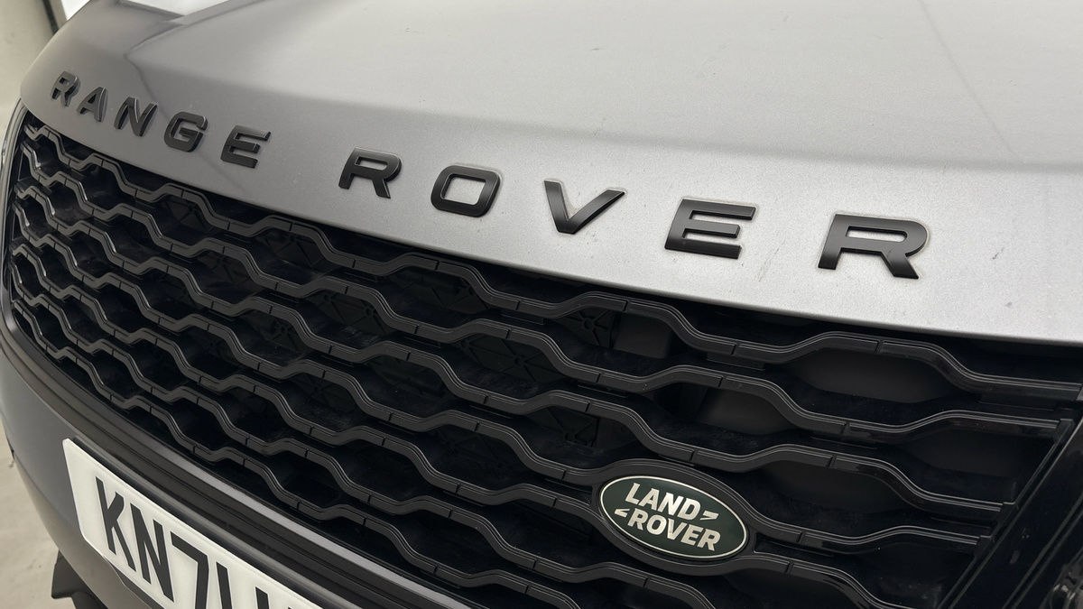 Land Rover Range Rover Velar Image 24
