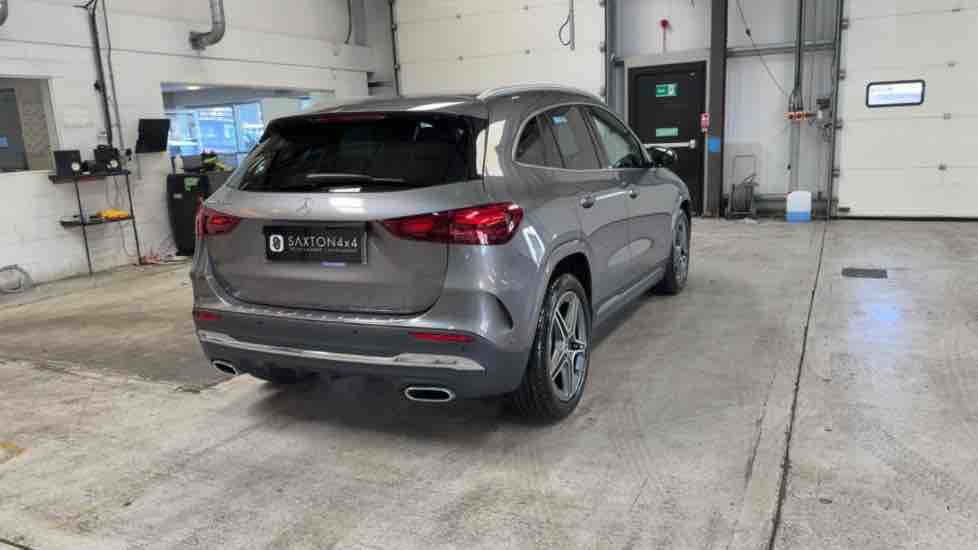 More views of Mercedes-Benz GLA