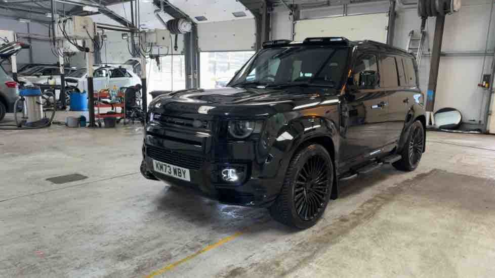 More views of Land Rover Defender 110
