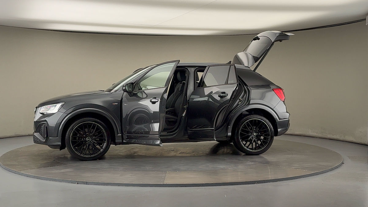 More views of Audi Q2
