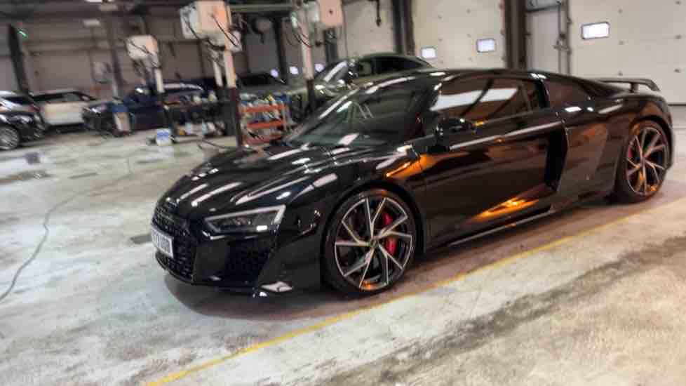 More views of Audi R8