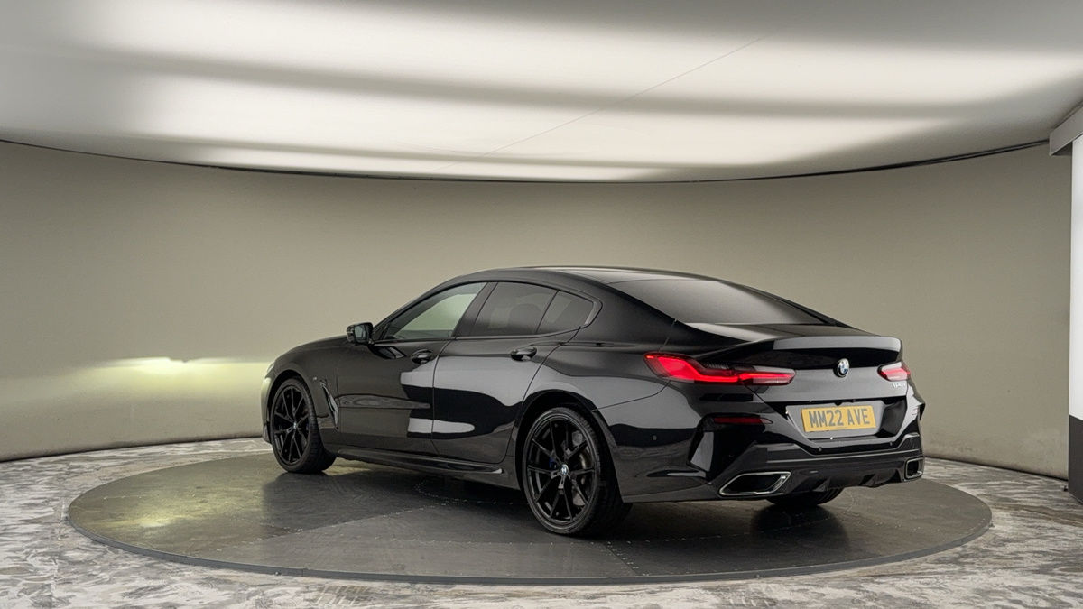 BMW 8 Series Image 2