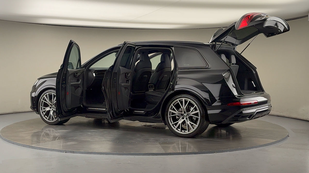 More views of Audi Q7