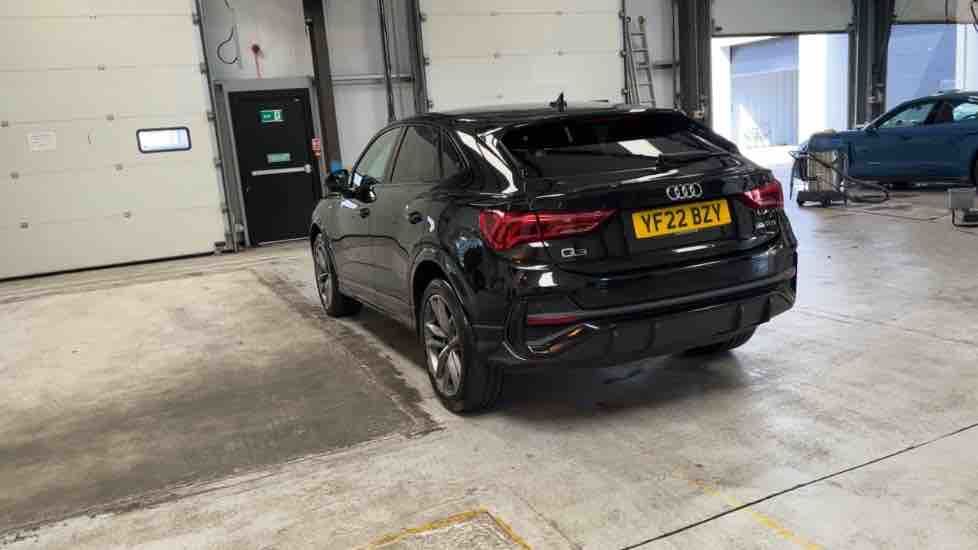 More views of Audi Q3