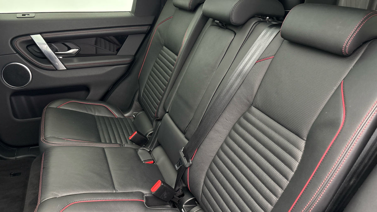 Land Rover Discovery Sport Image 8